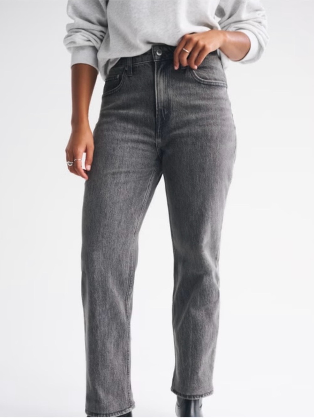 Abercrombie the 90’s straight ultra high rise 26/2s